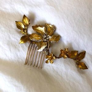 Delicate Flower hair comb